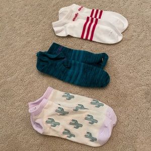 3 pairs of socks
